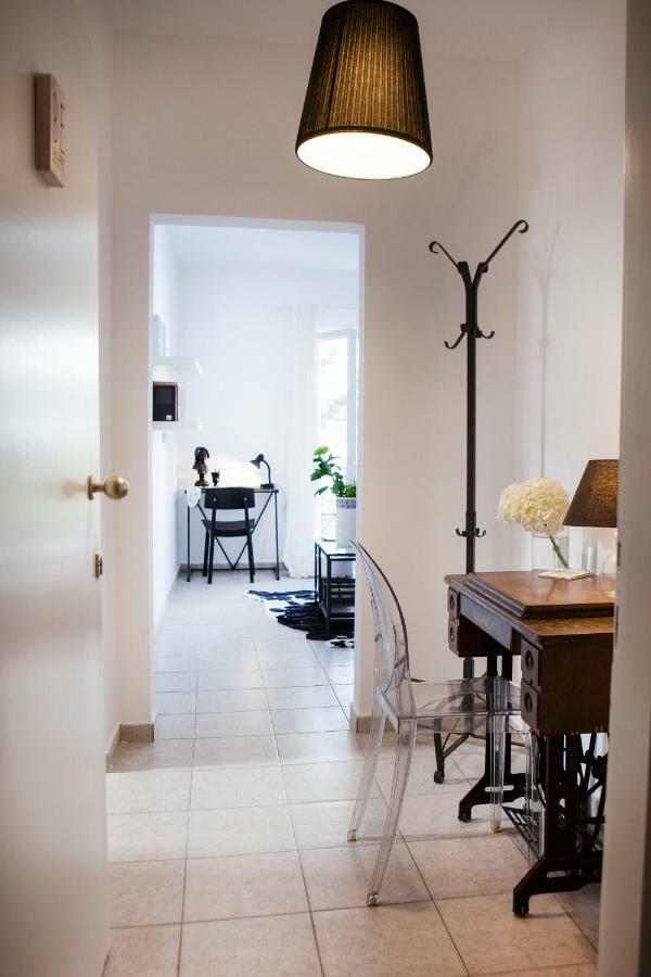 Best Located Executive Apartment In Maroussi. 雅典 外观 照片